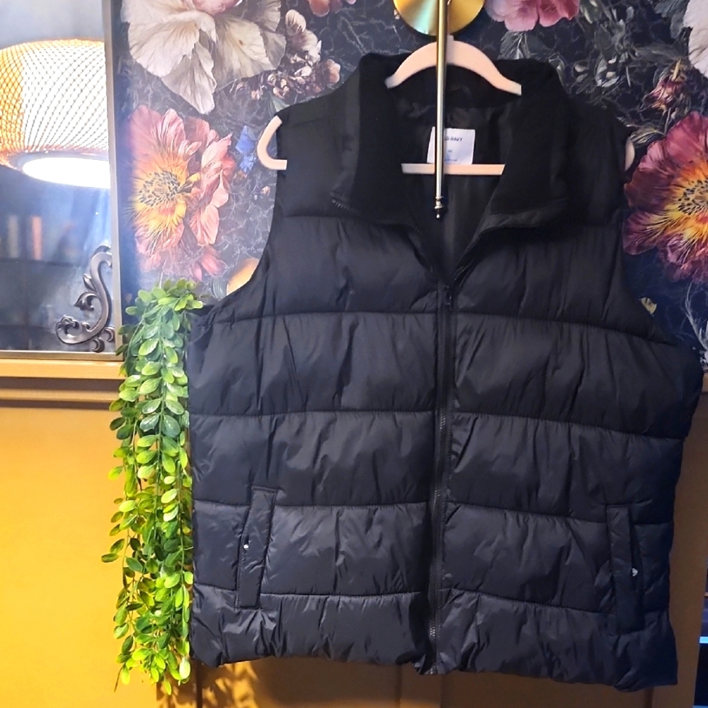 Men's Old Navy Black Quilted Puffer Vest